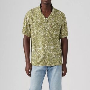 NWT Levi's Men's Classic Camp Shirt M Green Floral Relaxed Fit Casual Resort